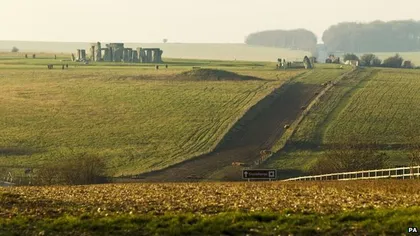 Misterele de la Stonehenge: Experţii au aflat de ce monumentul a fost construit pe locul unde se află acum