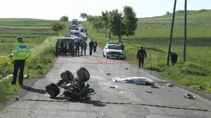 Un mort şi patru răniţi, după ce un ATV a fost lovit de o maşină VIDEO