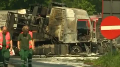 Accident grav în Belgia. Un TIR înmatriculat în România, în flăcări pe o autostradă VIDEO