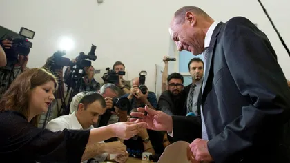 Adrian Năstase: Traian Băsescu, huiduit în calitate de 