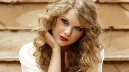 Taylor Swift, schimbare radicală de look. Vedeta s-a vopsit brunetă FOTO