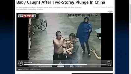 Un copil de un an a SCĂPAT ca prin MINUNE după ce a căzut de la etajul al II-lea - VIDEO