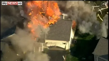 Schimb de focuri urmat de un incendiu puternic într-o casă. Imaginea a devenit virală VIDEO