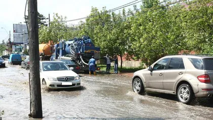 Drumuri judeţene şi comunale, afectate de inundaţii