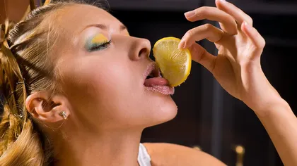 10 motive pentru care ESTE BINE să consumi lămâile întregi