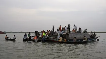 Feribot scufundat în Bangladesh. Cel puţin 200 de pasageri, daţi dispăruţi