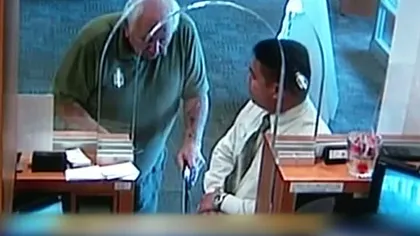 Un bărbat de 77 de ani, sprijinit într-un cadru de mers, a jefuit o bancă din Florida VIDEO