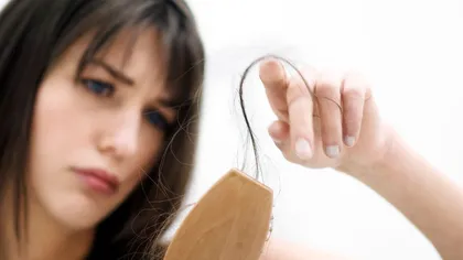 Căderea părului: Greşeli care te lasă fără păr