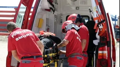 Accident GRAV pe DN17. O ambulanţă a fost spulberată: Doi copii şi şoferul au murit FOTO