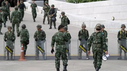 Thailanda: Peste 100 de personalităţi din ambele tabere, convocate de armată