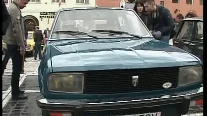 Dacia lui Ceauşescu, scoasă pe stradă în România VIDEO