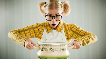 Trucuri în bucătărie: Cum păstrezi proaspete căpşunile şi salata