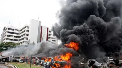 TRAGEDIE: Peste 40 de morţi în explozia unei bombe într-un stadion de fotbal