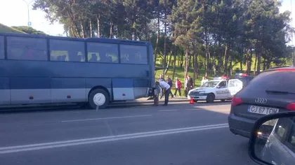 Accident GRAV în Cluj, între un autocar plin cu turişti şi un autoturism. Patru persoane sunt la spital