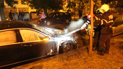 Un Mercedes Clasa S a ars ca o torţă. Maşina era a unui cunoscut om de afaceri din Iaşi VIDEO