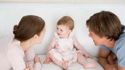 Mesele din timpul nopţii: Sfaturi pentru bebeluşi şi părinţi fericiţi