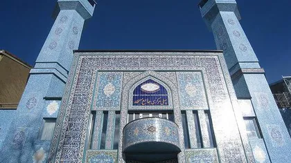 Imamul celei mai mari moschei din Oslo a fost RĂNIT cu o ARMĂ ALBĂ
