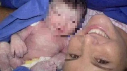 INCREDIBIL ce a făcut un bebeluş la cinci secunde după naştere FOTO