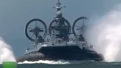 Tiruri de artilerie în Marea Mediterană. O navă rusă efectuează exerciţii navale