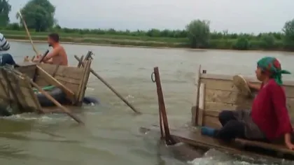 IMAGINI DRAMATICE, filmate în Dolj. Doi oameni s-au înecat în timp ce traversau râul Jiu VIDEO
