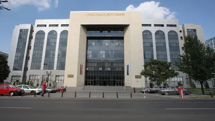 Cei patru judecători de la Tribunalul Bucureşti acuzaţi de corupţie, suspendaţi din funcţie