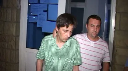 Zile de COŞMAR pentru bărbatul care l-a scuipat pe Traian Băsescu. Adrian Zglobiu a fost UMILIT în spital