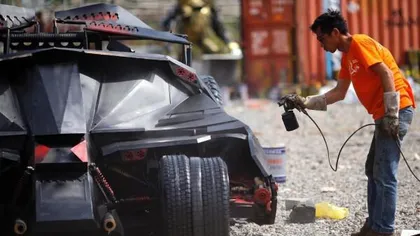 Nebun după Batman. Un chinez şi-a construit propriul Batmobil VIDEO