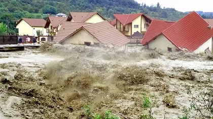 Moarte bizară din cauza inundaţiilor în comuna Vaideeni. Ce a păţit un bărbat slab de inimă