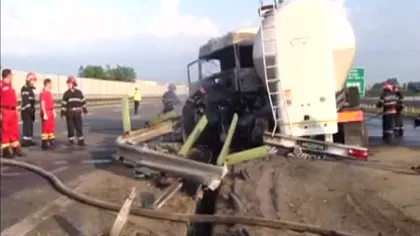 Cisternă răsturnată pe autostrada Bucureşti-Piteşti. Maşina a luat foc VIDEO