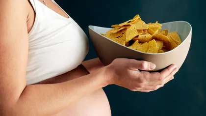 Eşti gravidă? Citeşte lista aditivilor alimentari pe care TREBUIE să îi eviţi