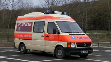 Autocar plin cu pasageri, RĂSTURNAT în Sibiu