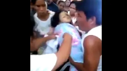 O fetiţă de trei ani s-a trezit la viaţă la propria înmormântare. Oamenii au rămas ÎNMĂRMURIŢI VIDEO