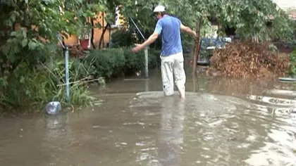 Drobeta Turnu-Severin afectată de inundaţii după o ploaie torenţială