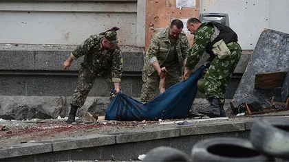 LUPTE grele în UCRAINA: Cinci oameni au murit, iar 15 sunt răniţi şi spitalizaţi în Lugansk