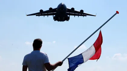 ZBORUL MH17. Victimele din avionul MORŢII au ajuns în Olanda. Ceremonie IMPRESIONANTĂ la Eindhoven VIDEO