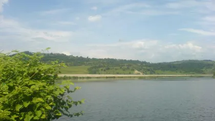 Tragedie la scăldat: Doi copii au dispărut în râul Olt