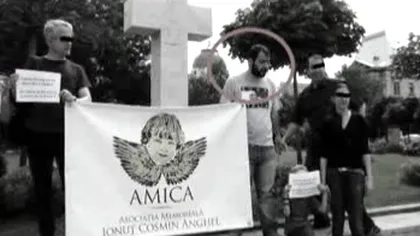 Protest ŞOCANT al părinţilor lui Ionuţ Anghel, copilul omorât de maidanezi FOTO