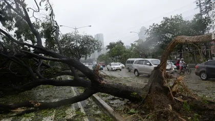 Taifun devastator: Cel puţin 11 morţi şi sute de mii de oameni evacuaţi VIDEO