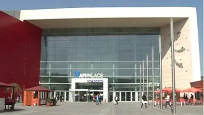 Cel mai mare mall din Bucureşti, amendat pentru că a luat bani abuziv pentru parcare