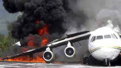 Un avion de pasageri a luat foc la aterizarea pe aeroportul din Florenţa