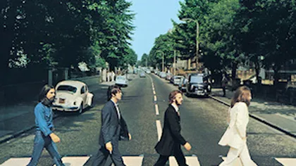 Legenda continuă: 45 de ani de când faimoşii The Beatles TRAVERSAU pe ZBRĂ celebra Abbey Road
