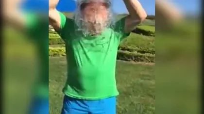 ICE BUCKET CHALLENGE: Emil Boc şi-a turnat apă cu gheaţă în cap. Pe cine a provocat VIDEO