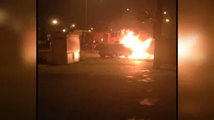 PANICĂ în Constanţa. O maşină a luat foc în apropierea gării VIDEO