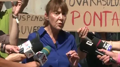 Monica Macovei, PROTEST la sediul Avocatului Poporului: Ori alegeri locale ANTICIPATE, ori lege în Parlament