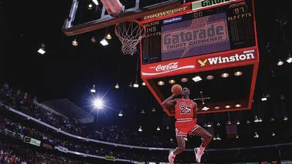 Michael Jordan, demonstraţie de excepţie. A reuşit 11 coşuri consecutive, cinci de trei puncte VIDEO