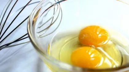 Ce e mai sănătos: oul întreg sau doar albuşul? Află ce spun nutriţioniştii
