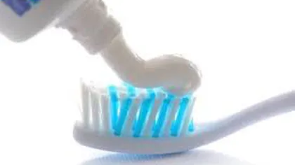 Un ingredient din pasta de dinţi poate produce dereglări hormonale şi creşte riscul de cancer