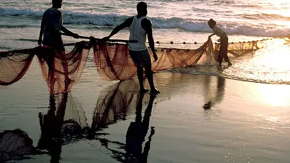 Tragedie în India: 600 de pescari au DISPĂRUT în urma unei furtuni