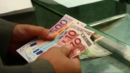 Românii muncesc dublu pentru a-şi plăti ratele, raportat la ţările vecine