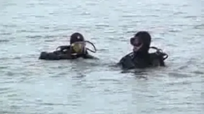 Operaţiune contracronometru în lacul Băneasa din Capitală. Scafandrii caută un BĂRBAT care a dispărut în apă